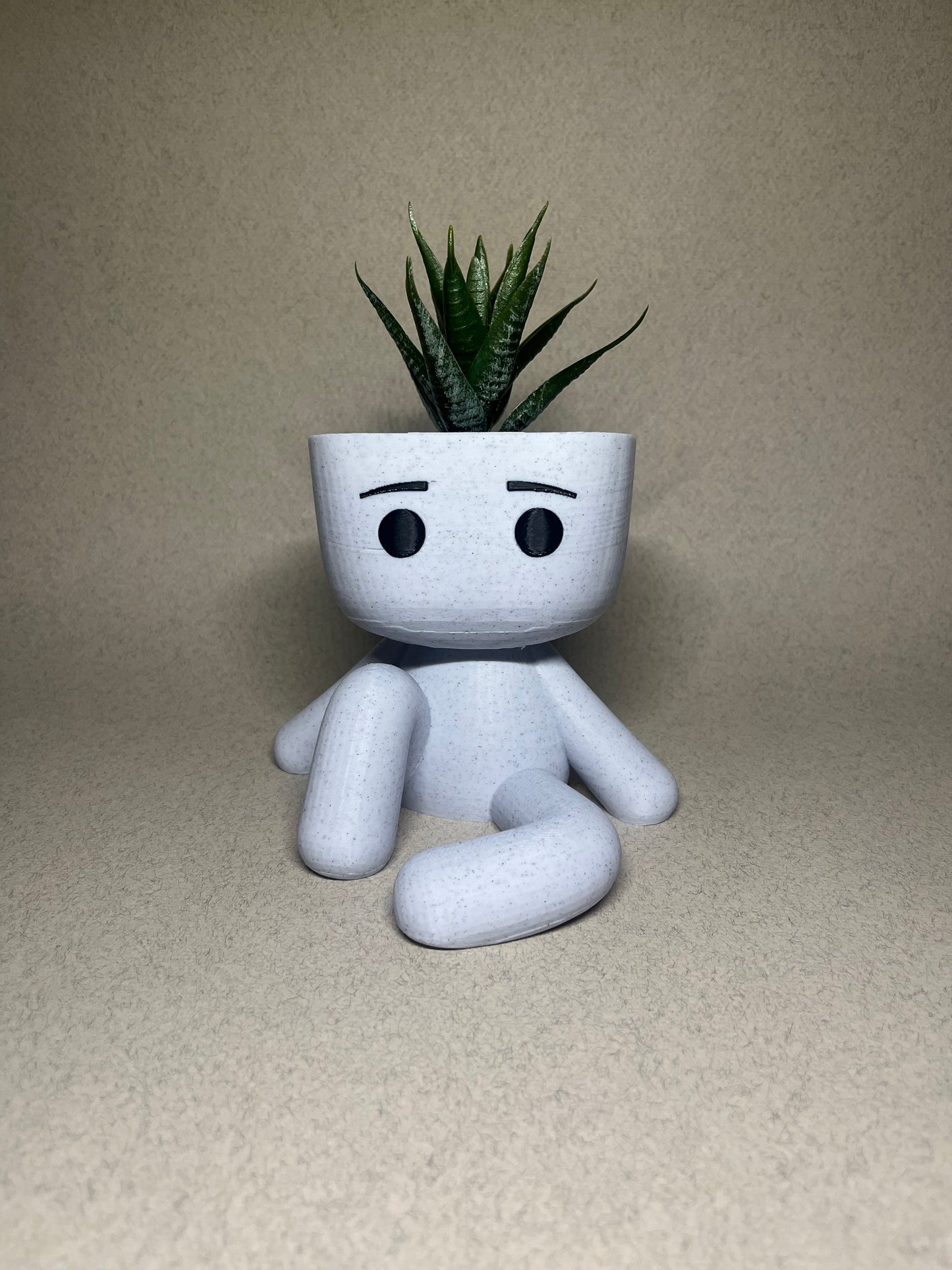 Ollie, the Planter - Minimalist Plant Buddy for Home Decor