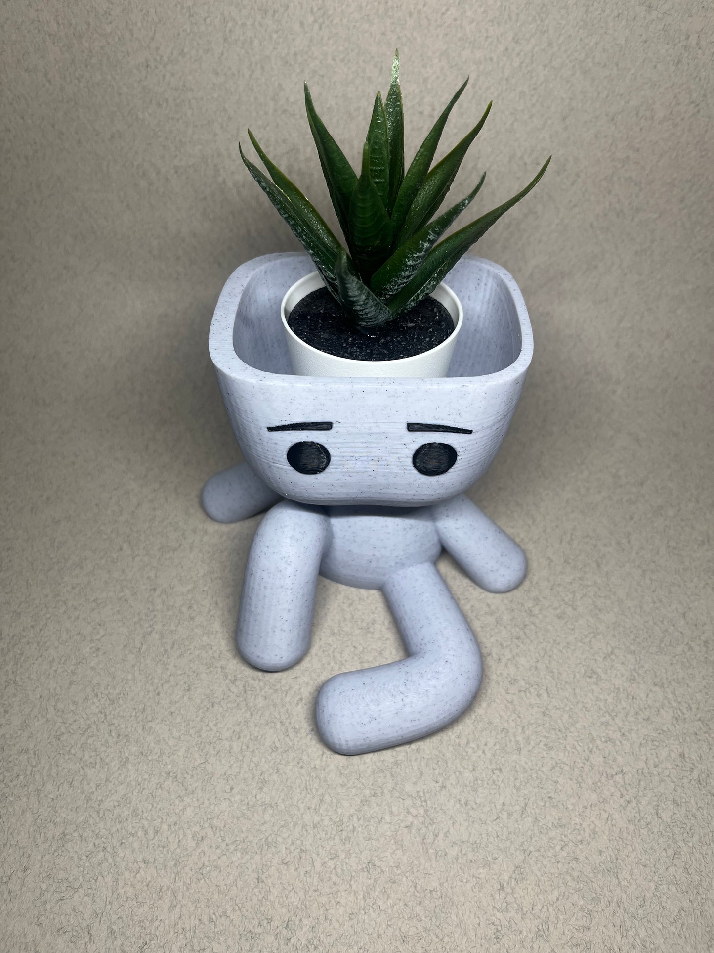 Ollie, the Planter - Minimalist Plant Buddy for Home Decor