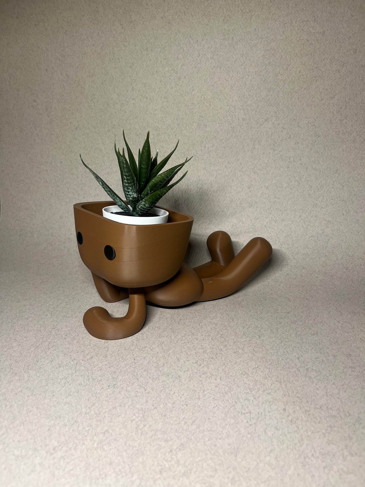 Ollie, the Planter - Minimalist Plant Buddy for Home Decor