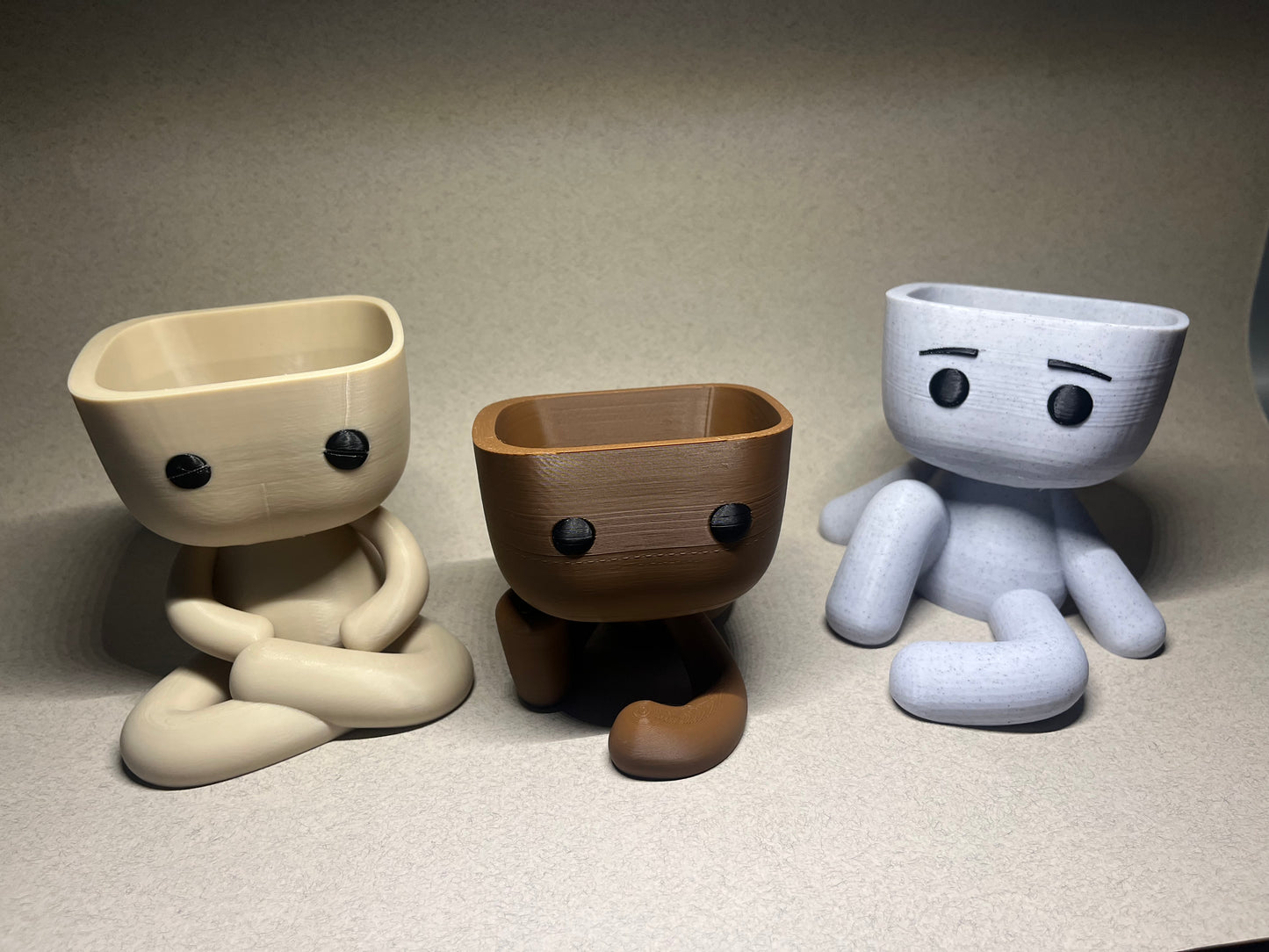 Ollie, the Planter - Minimalist Plant Buddy for Home Decor