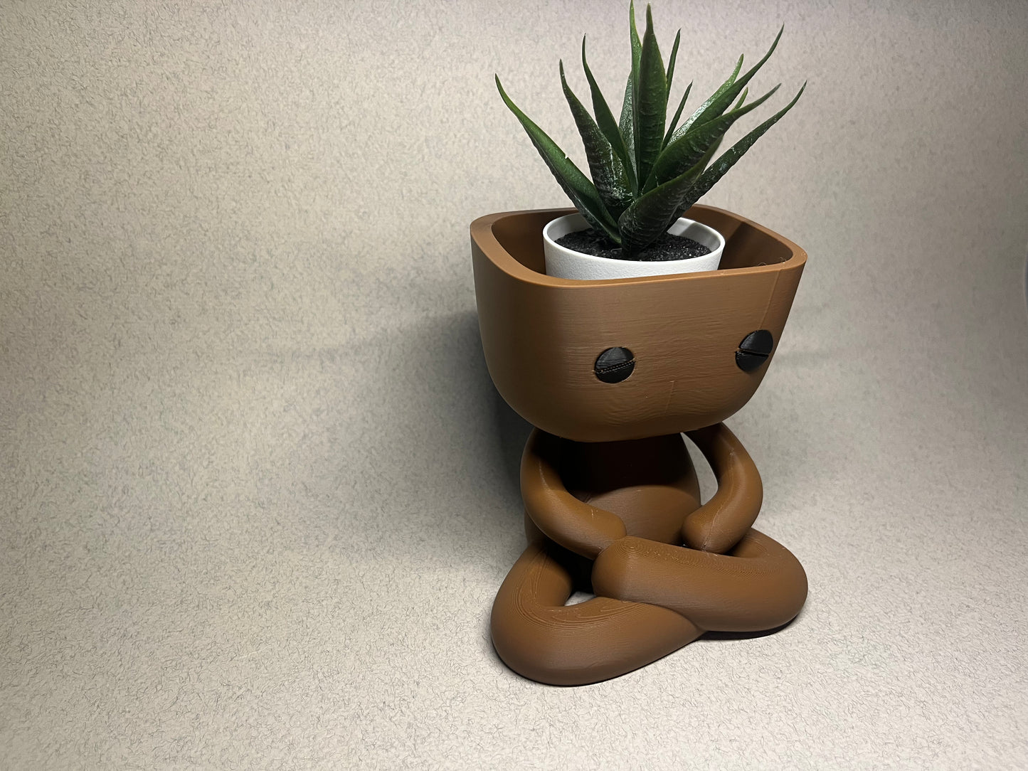 Ollie, the Planter - Minimalist Plant Buddy for Home Decor