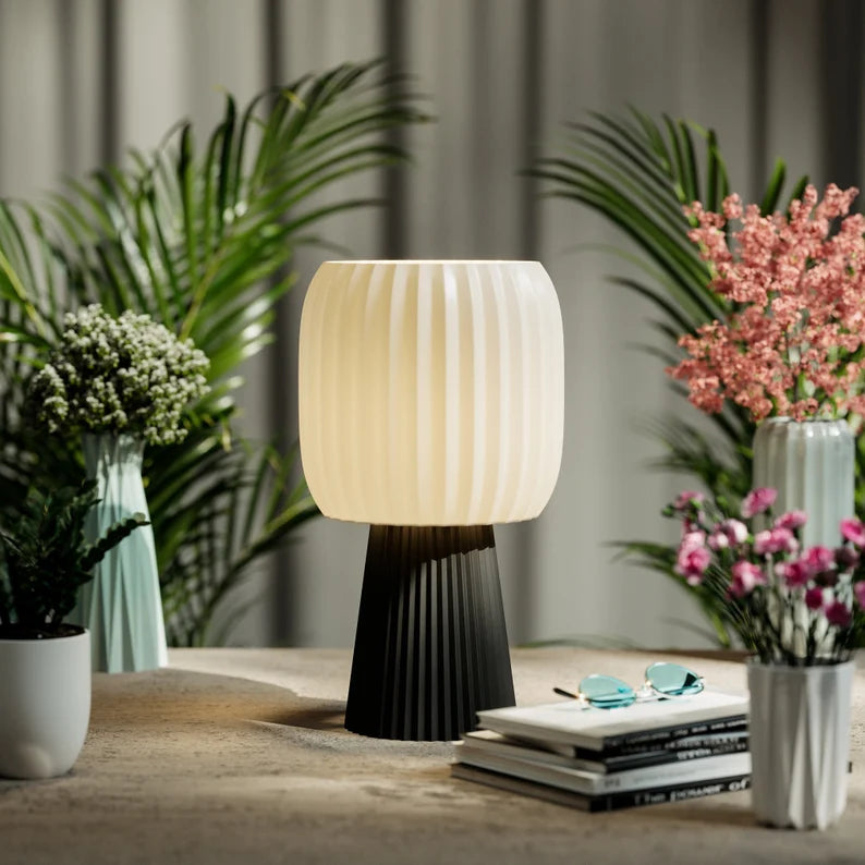 Elegant 3D Printed Table Lamp: A Modern Masterpiece