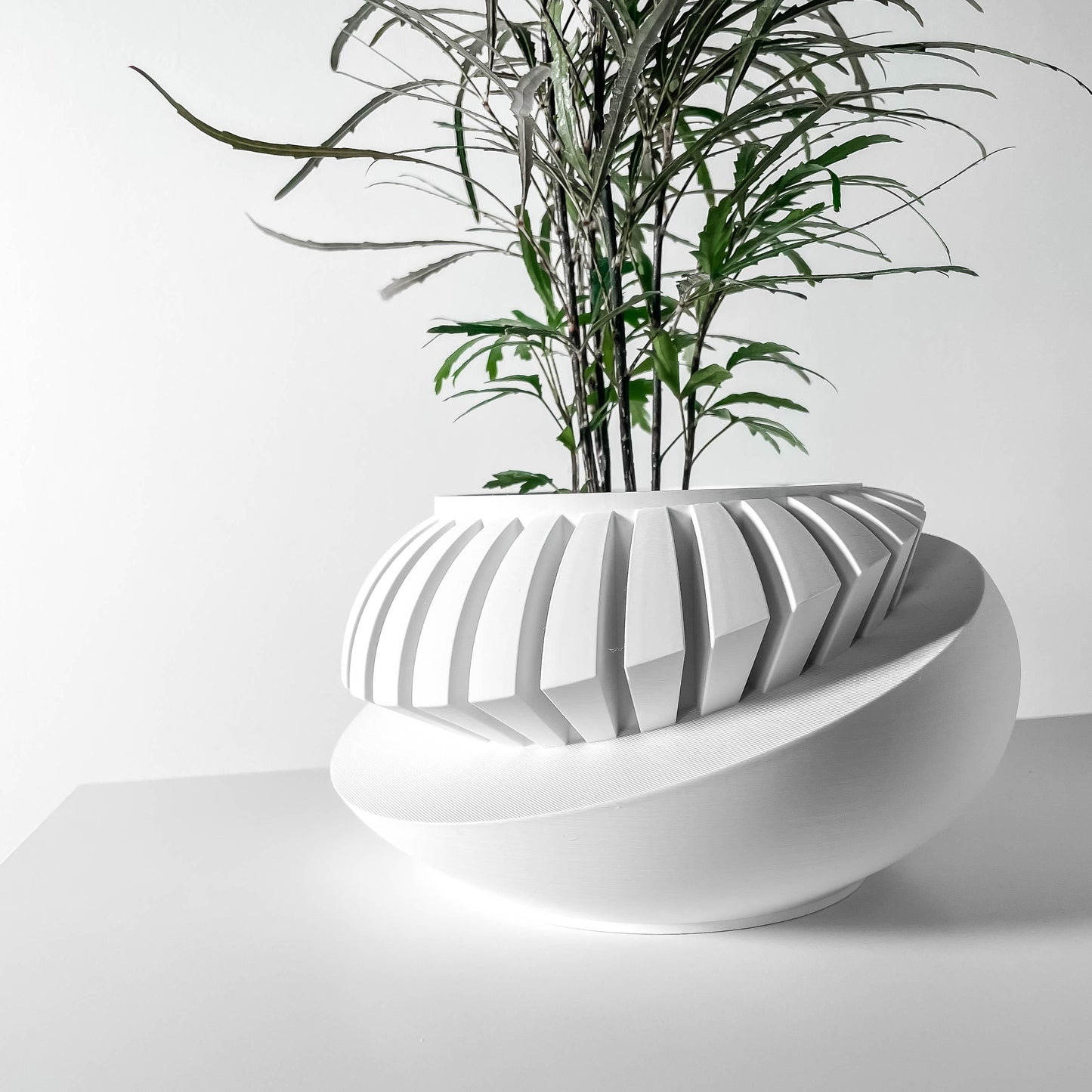 The Luxar - Sleek 3D Printed Planter with Geometric Elegance"