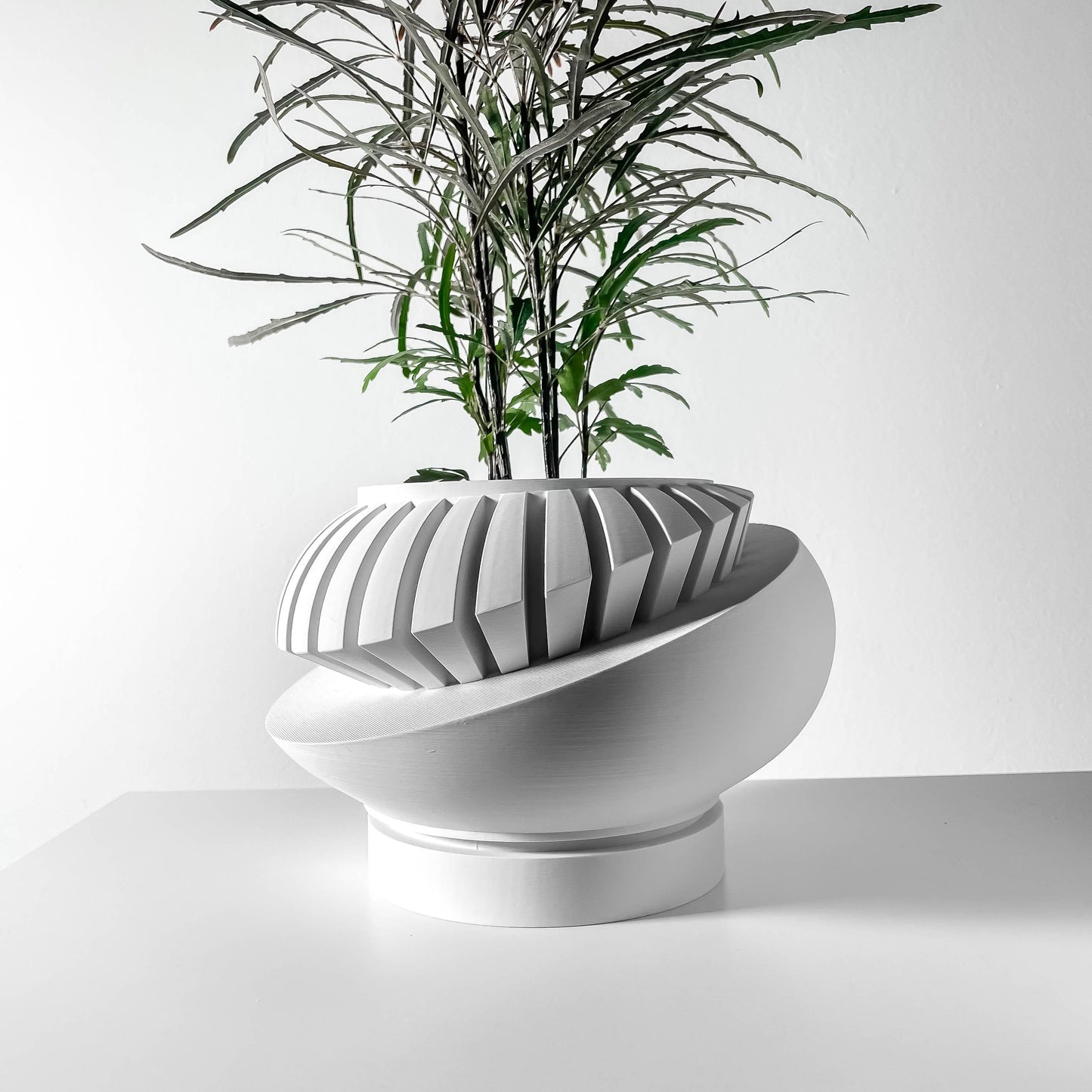 The Luxar - Sleek 3D Printed Planter with Geometric Elegance"