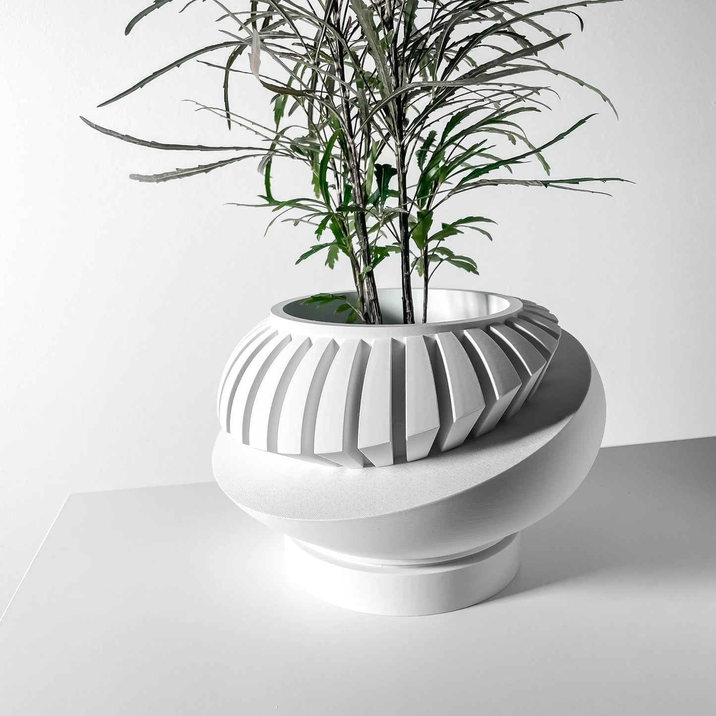 The Luxar - Sleek 3D Printed Planter with Geometric Elegance"