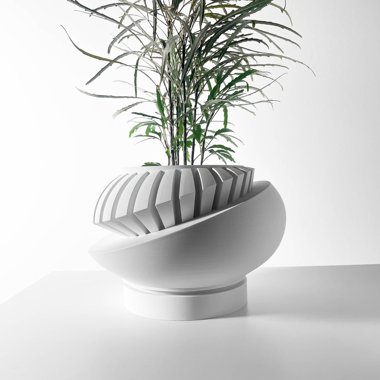 The Luxar - Sleek 3D Printed Planter with Geometric Elegance"